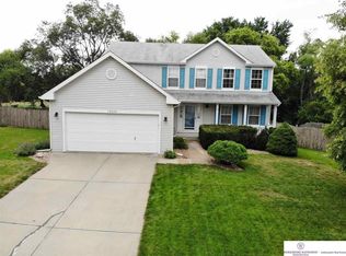 15209 Willow Creek Dr, Omaha, NE 68138