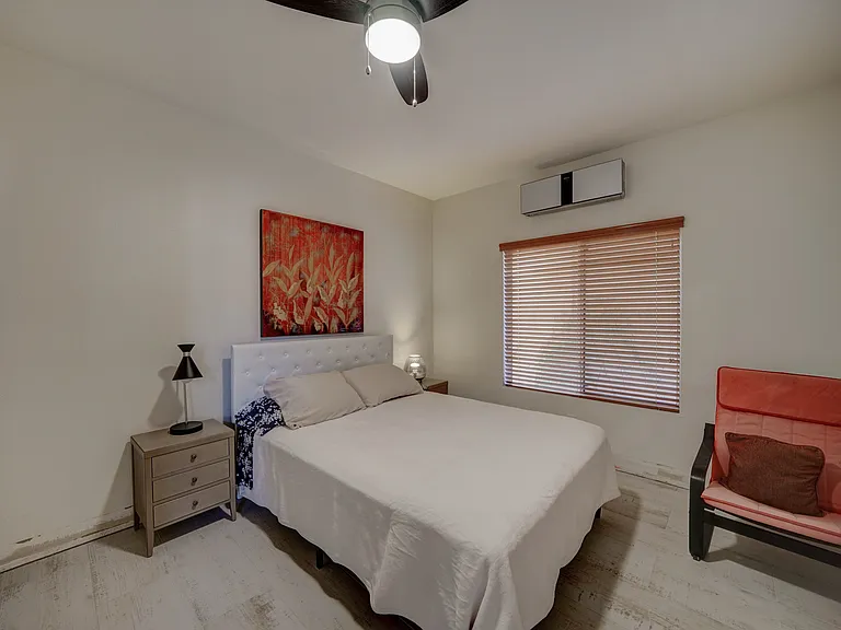 820 E Mountain Sage Dr — Photo 20