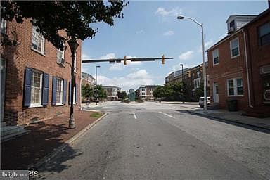 2nd image of 839 E Lombard St