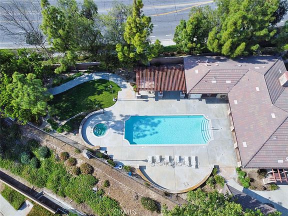 5th image of 21530 Magnolia St