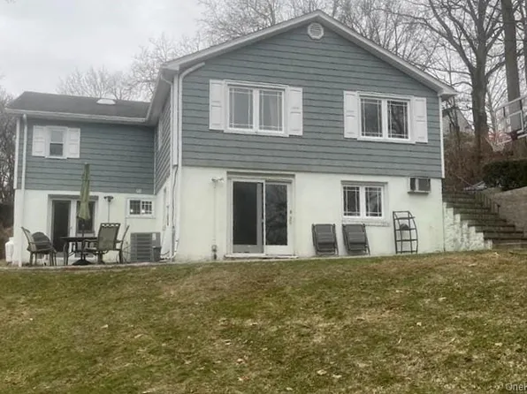 13 Summitt Pl, Valhalla, NY 10595