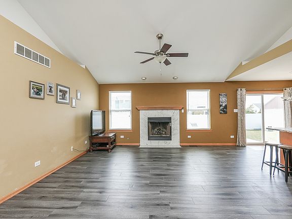 4th image of 1646 Talon Dr