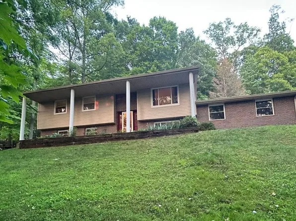 107 Deerwalk Cir, Marietta, OH 45750