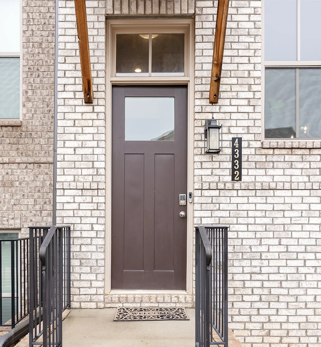 4 bed, 3.5 bath, 2524 sqft, $3,500 — Photo 1