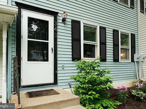 4th image of 343 Oakwood Ave