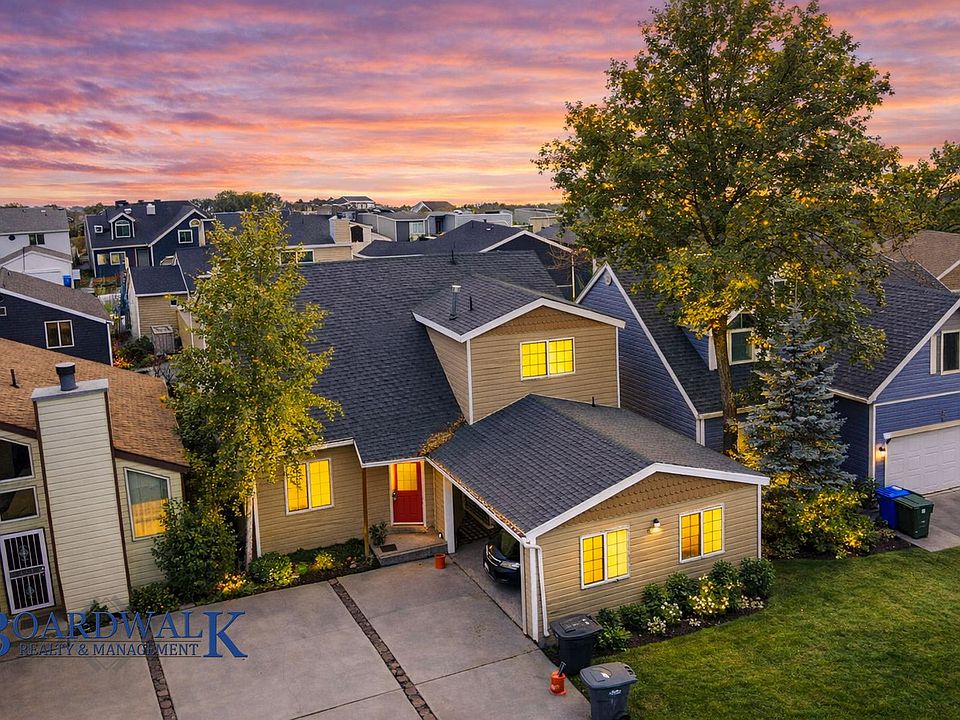 1st image of 318 E Park Creeke Ln #3060