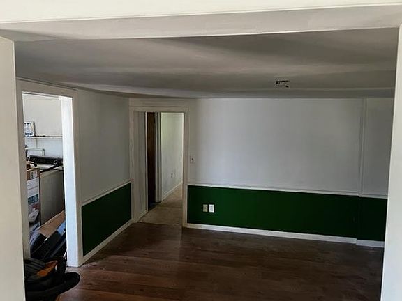 5th image of 7985 Kings Hwy