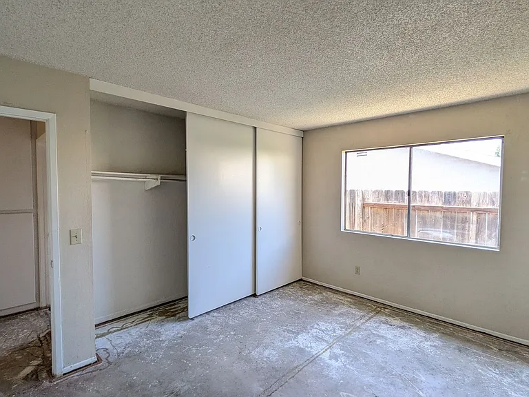 11425 Elbert Way — Photo 10