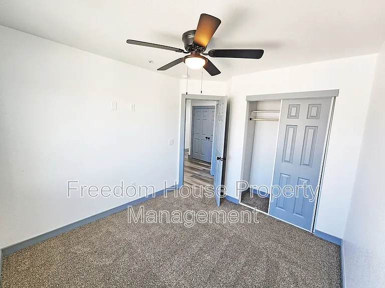 384 Erin St — Photo 27