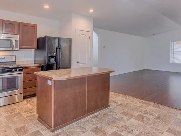4662 W Tramore Dr — Photo 7