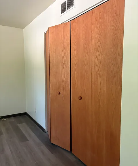 6993 Eisenhower Ave — Photo 21