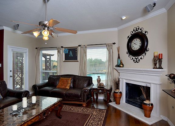 5th image of 3209 Market Center Dr
