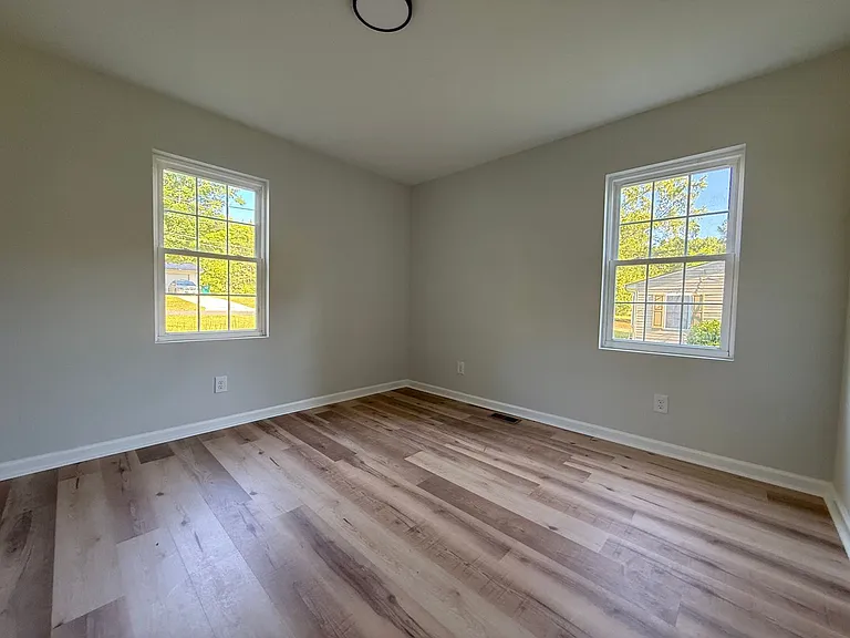 426 Atkins Ave — Photo 7