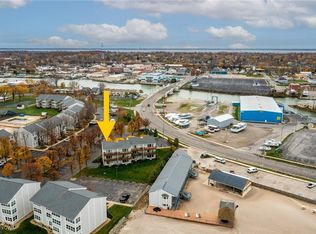 248 W Lakeshore Dr APT D, Port Clinton, OH 43452