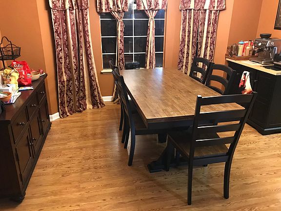 3rd image of 1674 Bay Ct