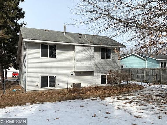 2nd image of 6119 Oak St