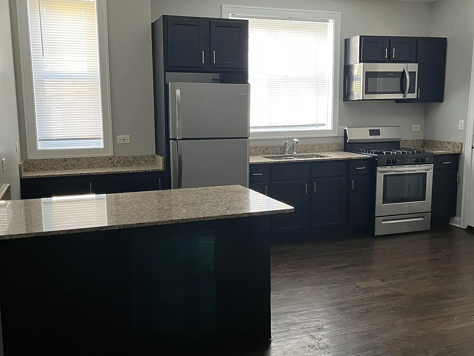 Carpenter — Photo 1