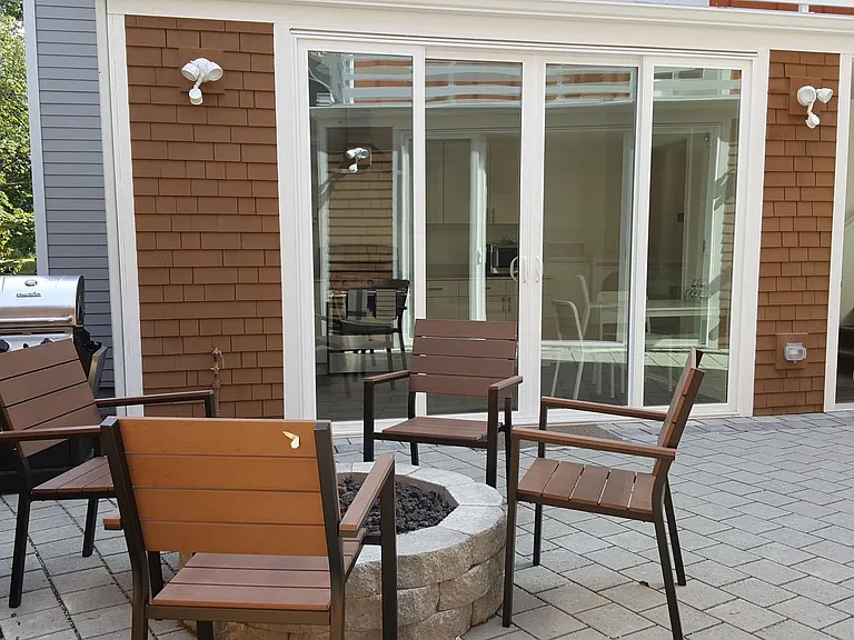 900 NE Ravenna Blvd — Photo 5