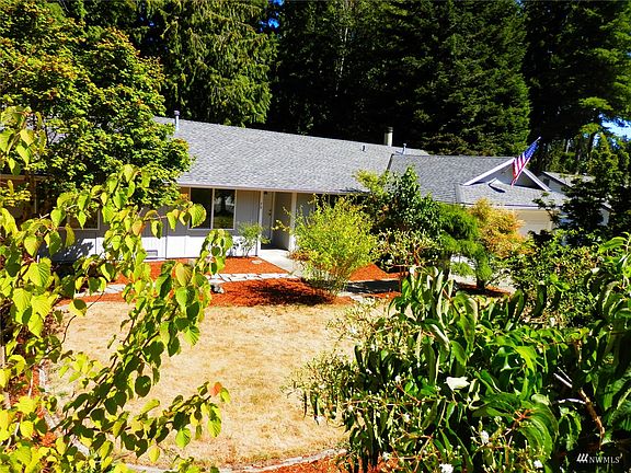 4th image of 70 NE Hazelwood Pl