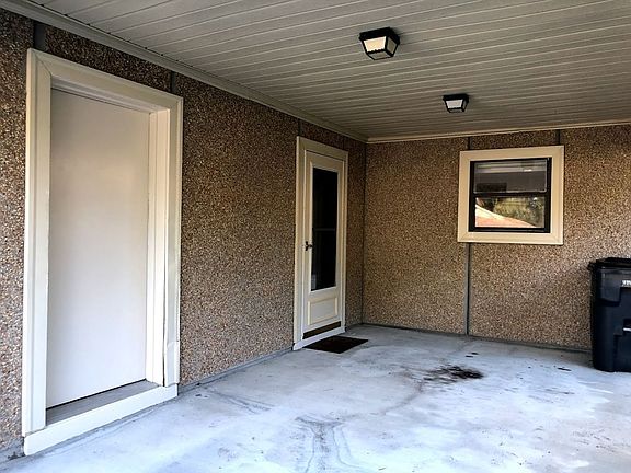 2nd image of 306 Halyard Ct