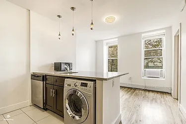 Rented by Dixon Advisory USA Inc.