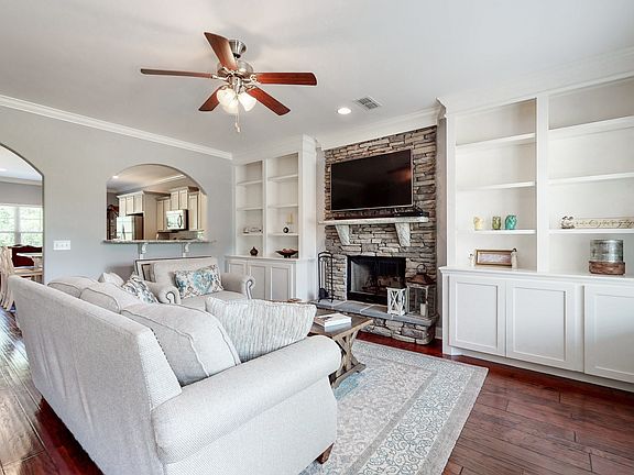 4th image of 5740 Enclave Dr