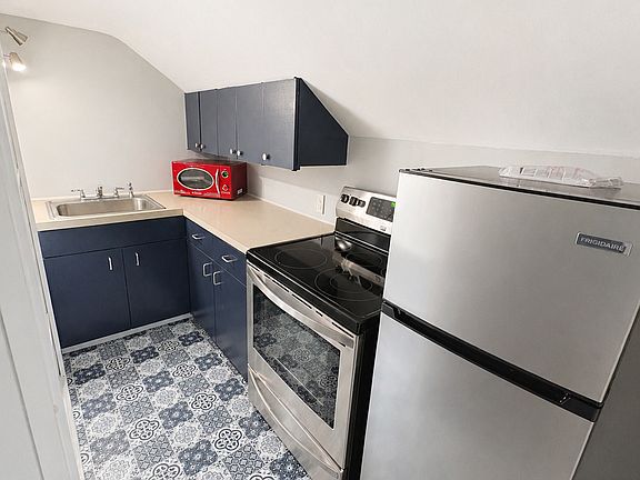 5th image of 238 Nashua St #2