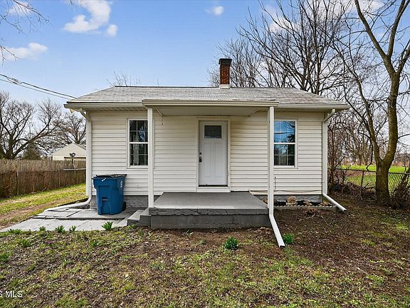 3rd image of 1060 Patchen Rd
