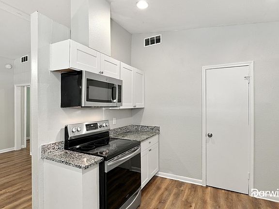 3rd image of 13316 Flagstone Ln