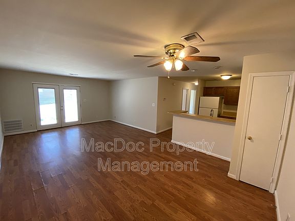 5th image of 100 Picadilly Ln APT 2