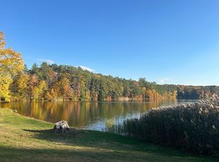 8 Old Mill Pond Rd, Windsor, VT 05089