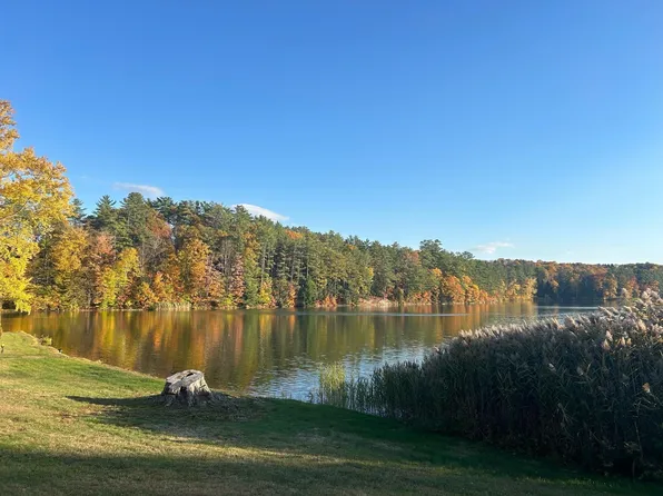8 Old Mill Pond Road, Windsor, VT 05089