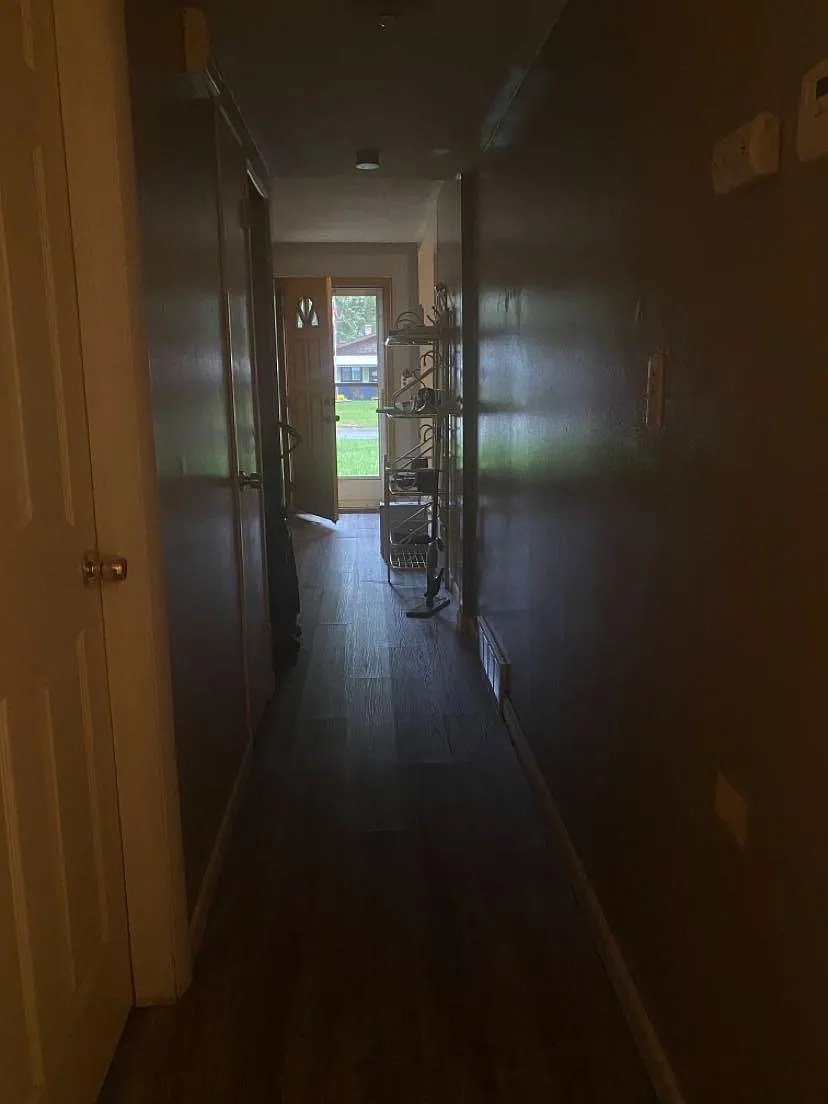 3 bed, 949 sqft, $1,500 — Photo 2