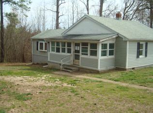 1152 Mountain Hall Rd, Crewe, VA 23930