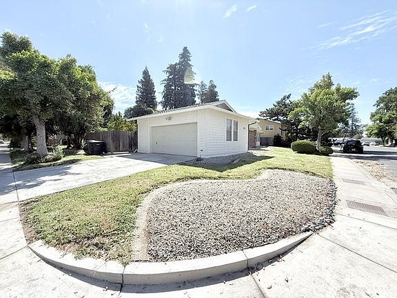 3rd image of 3812 Atwood Dr
