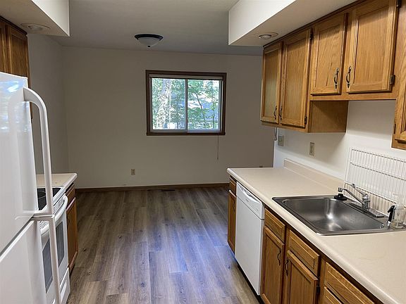 3rd image of 1011 N Forest View Dr N