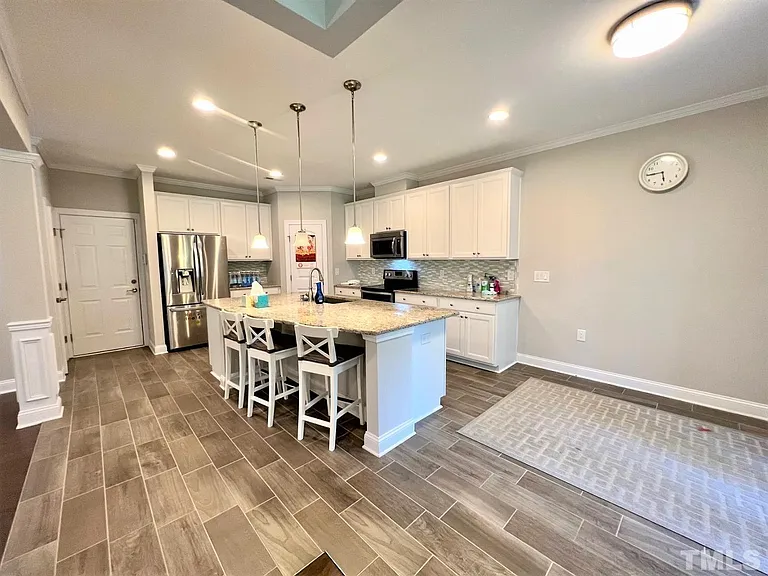 416 Daylin Dr — Photo 10