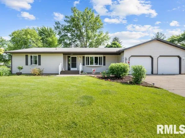 537 Lake Dr, Woodhull, IL 61490