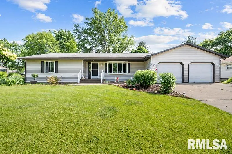 537 Lake Dr photo 1