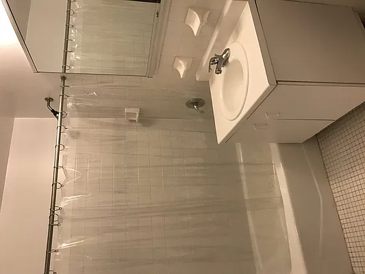 Rented by 18 REALTY | media 30