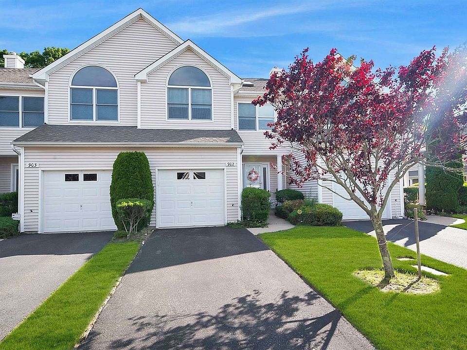 902 Willow Pond Dr 902, Riverhead, NY 11901 Zillow