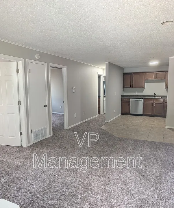 2218 Emerald Dr #3