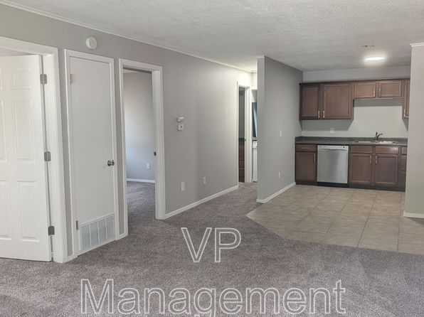 2218 Emerald Dr APT 3