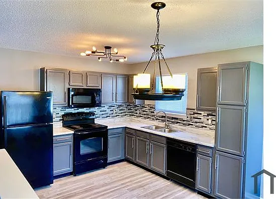 1511 Blue Grass Pkwy — Photo 3