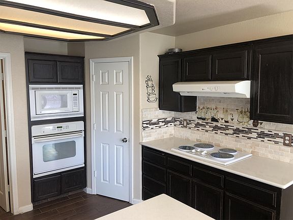 4th image of 917 W Julia Way