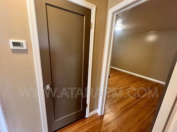 4th image of 871 S Foothill Dr