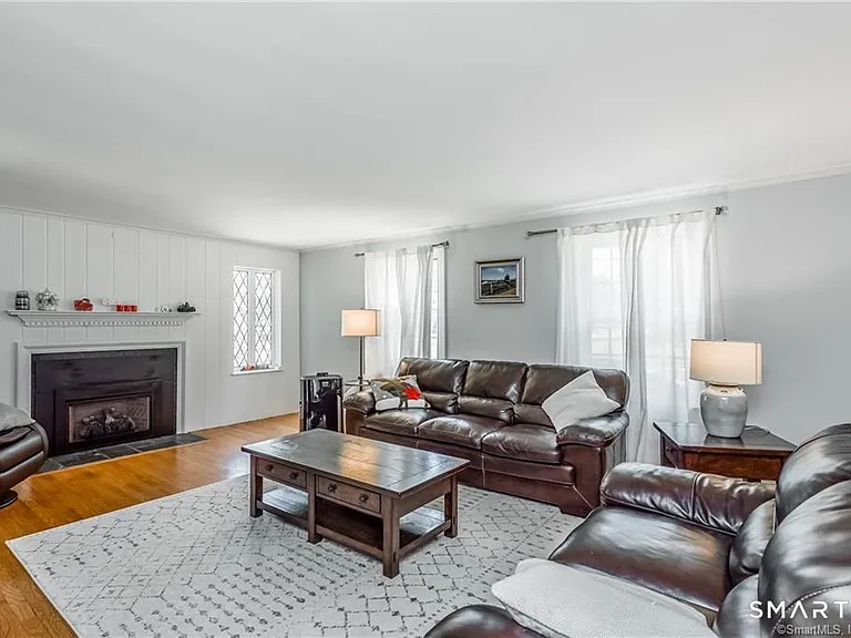 331 Auburn Rd — Photo 18