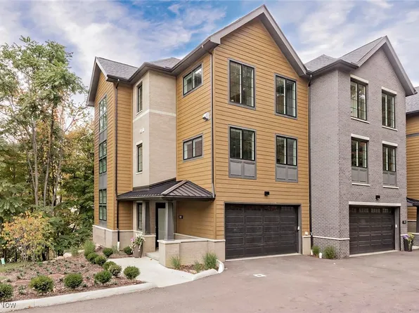 180 Cleveland St, Chagrin Falls, OH 44022