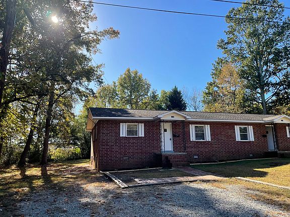 2nd image of 2130 Moline Dr