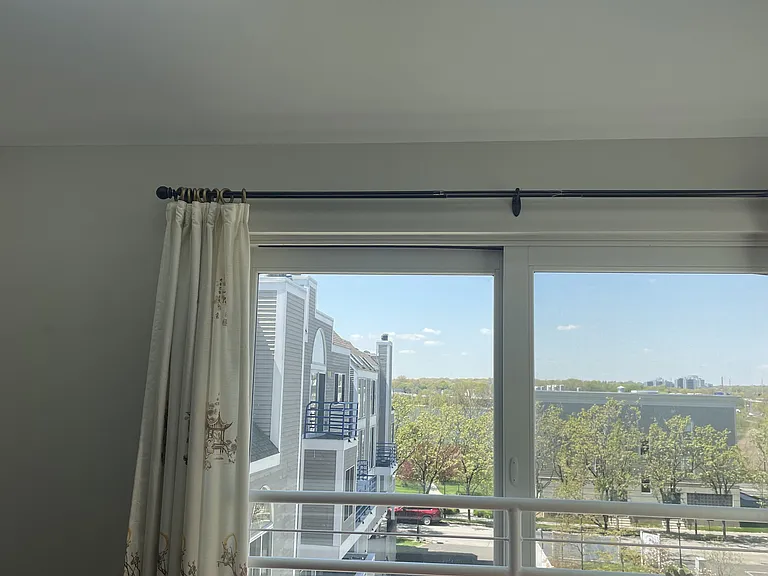 133 Harbour Close — Photo 4